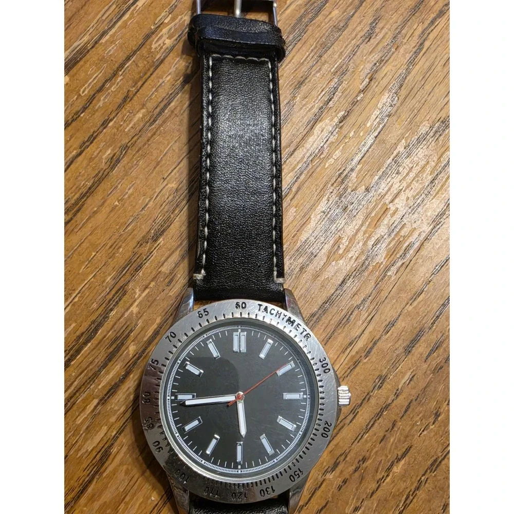 Men's Analog Watch Set with Flash Light in Silver and Black New Battery Accutime